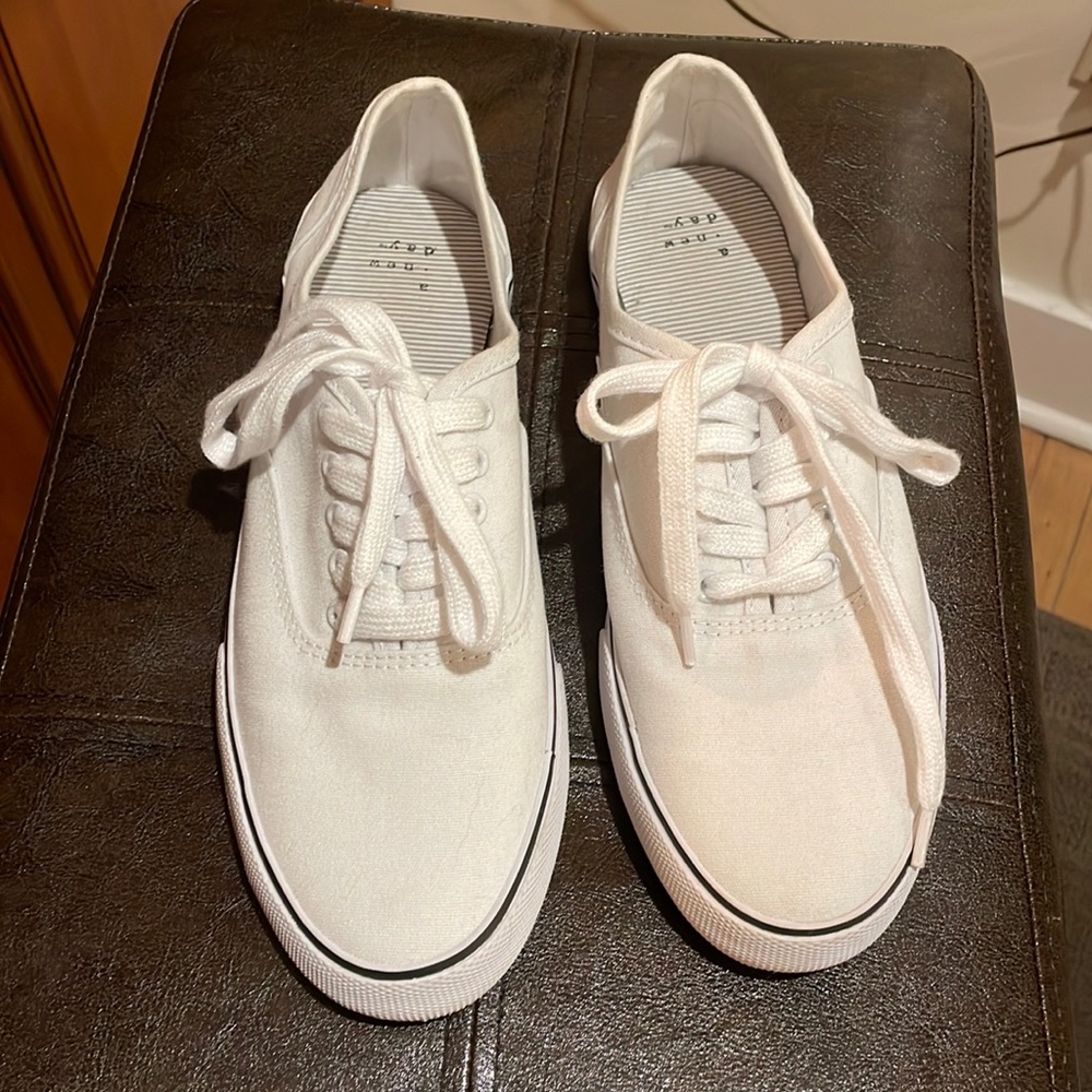 Canvas KEDS - A New Day size 8 never worn